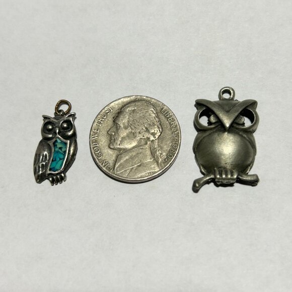 TWO PEWTER OWL CHARMS, ONE WITH TURQUOISE INLAY - Picture 7 of 7